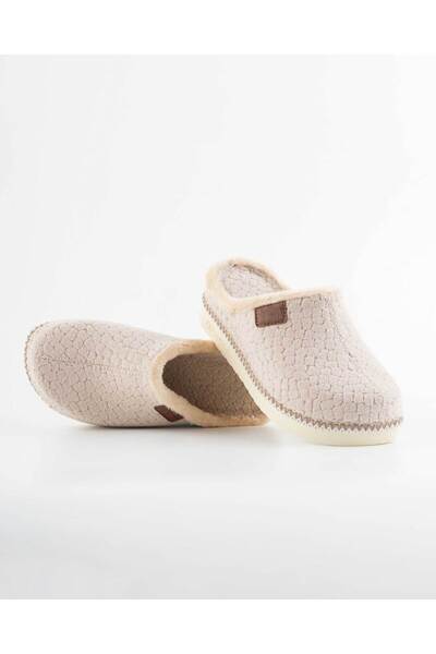 DR KLOMPA Women's House Slippers Plush Lined Winter Closed Toe Non-Slip Sole Soft Comfortable Slippers Beige