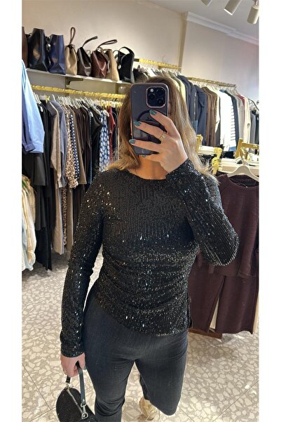 MU&ME BOUTİQUE بلوزة مزينة بالترتر بقصة غير متماثلة