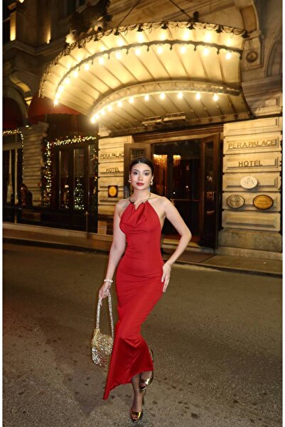 ZAWẼN فستان نسائي من قماش الغوص من ZAWÊN مع إكسسوارات للرقبة – الموسم الجديد