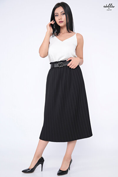 Stylish Black high-waisted pleated skirt with a leather belt for a stylish look (elastic)