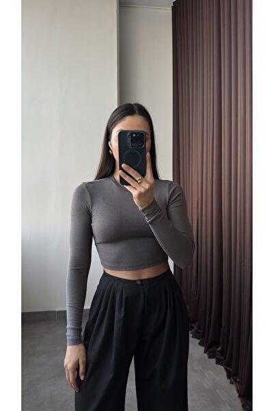 YOUR NAME Γυναικεία μπλούζα με λαιμόκοψη με κομμένο στιλ