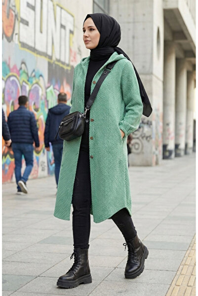 sefamerve Geknöpfte Kaschmirmütze mit Kapuze 0201-18 Grün