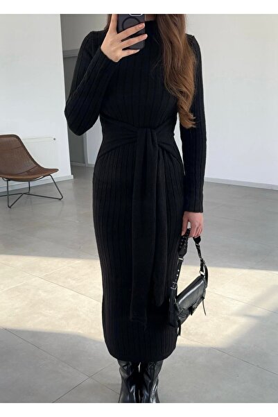 NEWCO فستان نسائي قماش مجدّل تريكو بحزام متوسط ​​الطول وياقة عالية وأكمام طويلة - أسود