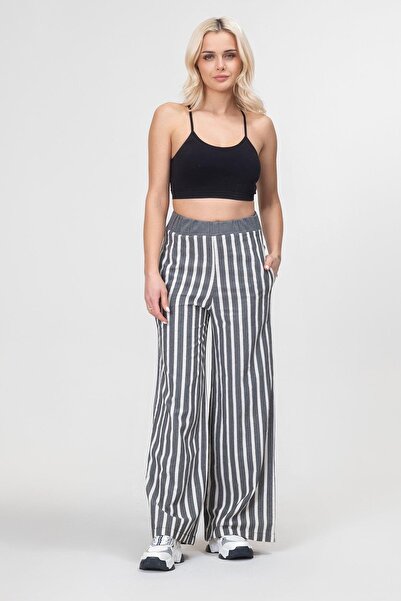 Bold & Young بنطلون بالازو فضفاض من القطن مخطط ومصبوغ بخيوط مطاطية جريئة وشبابية باللون الأسود الإكرو