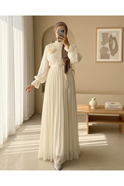 Modamorfo فستان سهرة من الشيفون جانجان مع حزام وبروش وردي ومقبض مطاطي - بيج