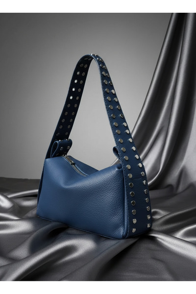 Çanta Trend Μαλακή γυναικεία τσάντα με λεπτομέρεια εφέ δέρματος αγκράφες