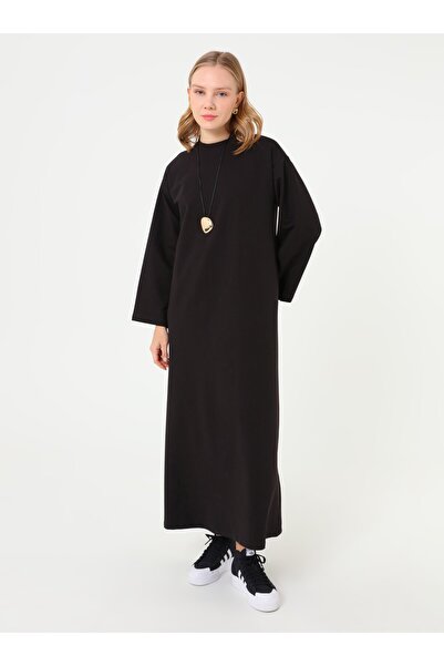 Benin Geniş Kollu Yumuşak Tuşeli Tesettür Elbise - Siyah -