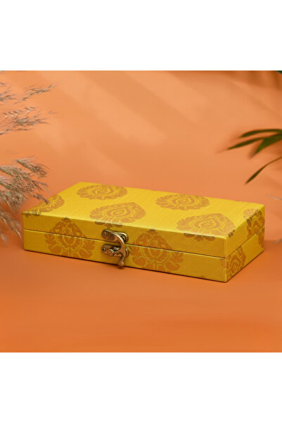 KIYAY صندوق مجوهرات مستطيل الشكل لتخزين الأقراط والخاتم والقلادة ومنظم الهدايا الزخرفية للنساء