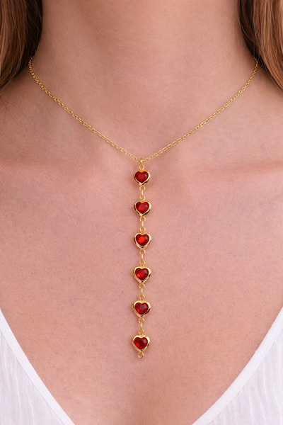 charmove ile kendinizi şımartın Kadın Gold Renk Kırmızı Kalpli Y Model Kolye