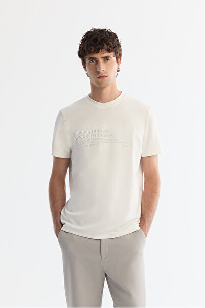 Avva تي شيرت رجالي من إيكرو برقبة دائرية وتصميم مموج من الإيلاستان بقصة عادية...