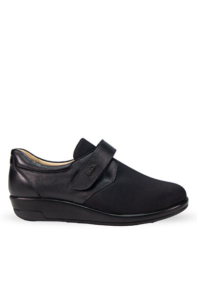 Forelli حذاء نسائي من CINDY-H باللون الأسود