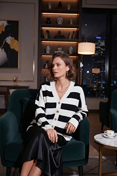 Lela Regular Fit Striped V-Neck Buttoned Soft Acrylic Cardigan Cardigan 4615188