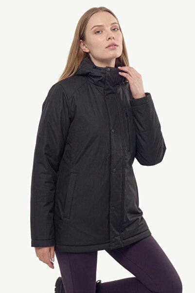 QAWWA Kadın Siyah Su ve Rüzgar Geçirmez Jel Elyaf İç Astarlı Cepli Kapüşonlu Parka Kaban Mont
