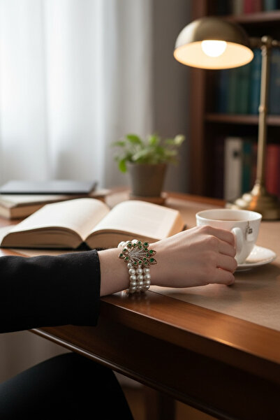 FAYRA ACCESSORIES Zümrüt Yeşil Hayat Ağacı Figür İnci Bileklik