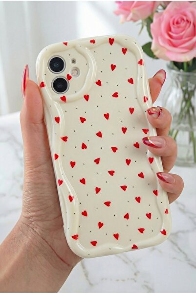 Fibaks Apple iPhone 12 Kılıf Kamera Korumalı Dalga Kenarlı Kırmızı Kalp Desenli Silikon Kapak