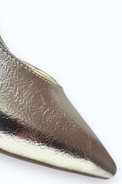 Cochines Women's Gold Gold Band Buckle Detailed Heeled Shoes