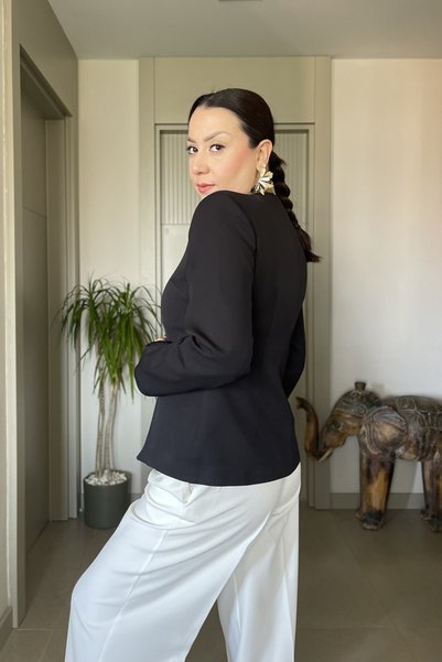 Butik Didem Sakinci Button Detailed Blazer Jacket with Opening at the Waist