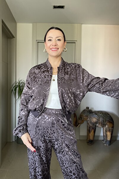 Butik Didem Sakinci Leopard Print Satin Bomber Jacket Pants Set