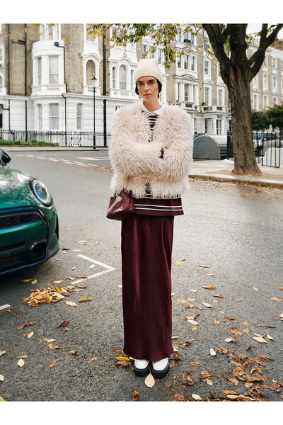 LC Waikiki Fusta din satin LCW VisionBordo cu croiala strânsă