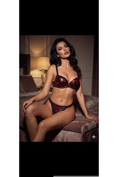 womensWorld1 New Year's Special Supported Padded Leather Kiss