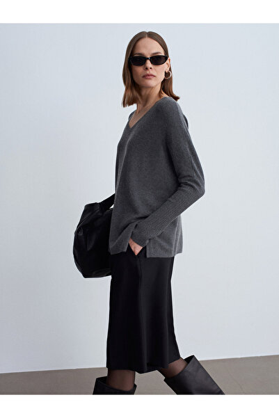 Dilvin 10844 V-Neck Cashmere Blend Sweater-Smoked M.