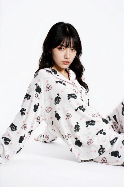 Ecrou Set de pijamale pentru femei Ecru pisică Report tricotaj cu striații Texture Seoul cu mâneci lungi