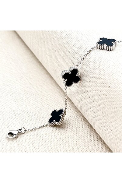 Siya Silver سوار من الفولاذ الفضي غير قابل للصدأ بتصميم البرسيم الأسود ذو الو...