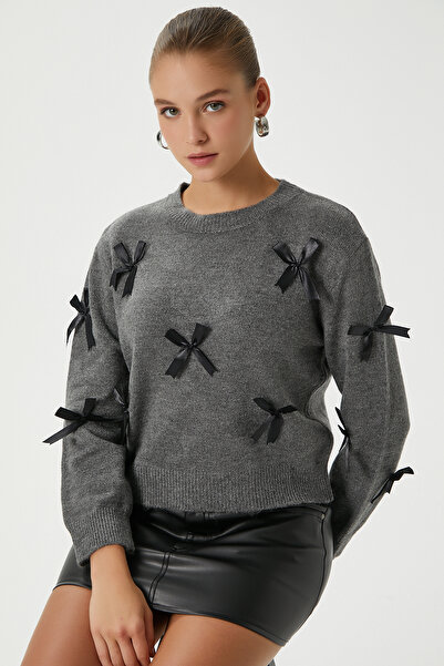 Ritnice Дамски плетен пуловер Valery с мека текстура и панделка в антрацитен цвят