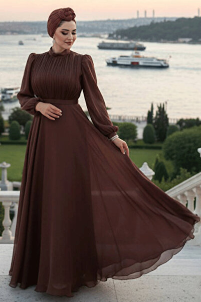 N.S NEVA STYLE فستان سهرة بحجاب بني مع تفاصيل ثنى 51072KH