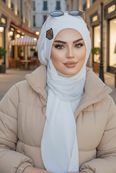 Aişe tesettür قبعة حجاب مطرزة باللون الأبيض الفاتح