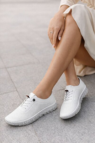 Wanetti Ежедневни ортопедични бели дамски обувки - удобна подметка и стилен д...