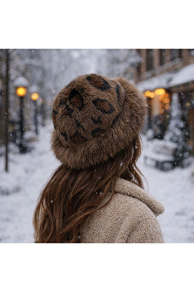 Butik Kahverengi Kadın Peluş Leopar Desen Şapka – Yumuşak Kürk Görünümlü Bere