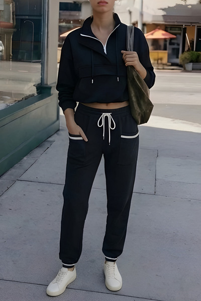 Qaju Cepleri Ve Paçaları Triko Detaylı Siyah Pantolon