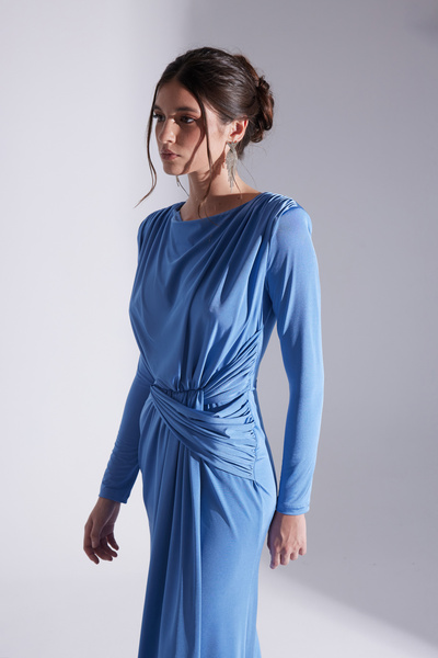 BETTY & SAM HAILEY SİYAH DRAPELİ UZUN ELBİSE