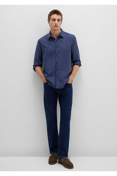 Mavi قميص من الكتان المخلوط باللون الأزرق الداكن مقاس عادي / قصة عادية 0211699-90920