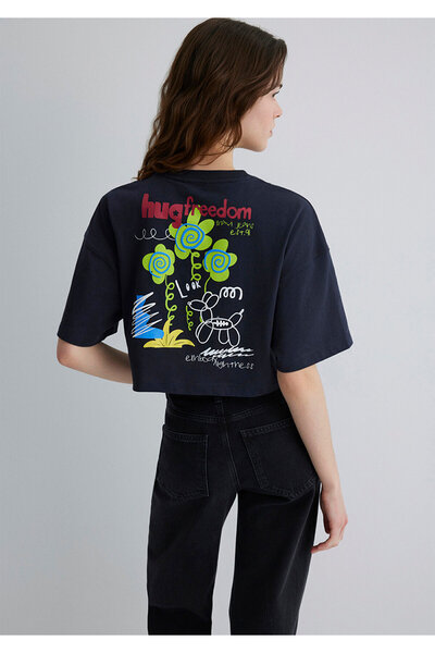 Mavi Anthrazitfarbenes T-Shirt mit Rückendruck, kurz geschnitten / kurz geschnitten 1613101-70087