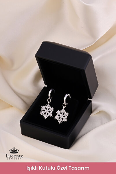 Lucente Jewellery Işıklı Hediye Kutulu 925 Ayar Luxury Serisi Beyaz Taşlı Kar Tanesi Gümüş Hediyelik Sevgiliye Eşe Kız Arkadaşa Anneye Doğum Günü Yılbaşı Hediyesi Kartanesi Şık & Zarif 1 Çift Sallantılı Halka Küpe