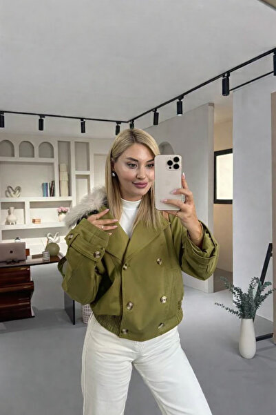 Sezgi Tekin Yaka Kürklü Kemik Düğme Detay Yağ Yeşili Trenç