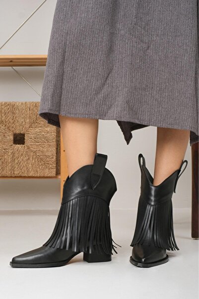 Mio Gusto Riez Black Color Tasseled Women's Boots