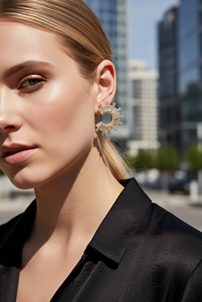 ELENOR Kadın Taşlı Şık Çelik Küpe