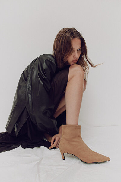 H&M Topuklu Çorap Bot