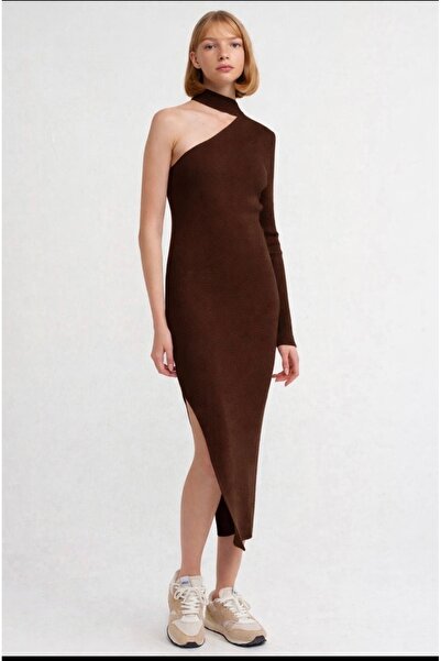 Dilvin 90126 B. Yaka Tek Omuz Tek Kol Elbise