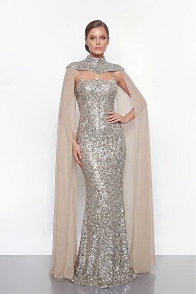 giyimmasalı فستان سهرة مزين بقماش الترتر - بيج