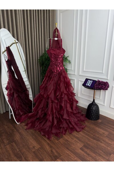 My first response فستان سهره الصدر كلفه تطريز جازار كلوش ذيل