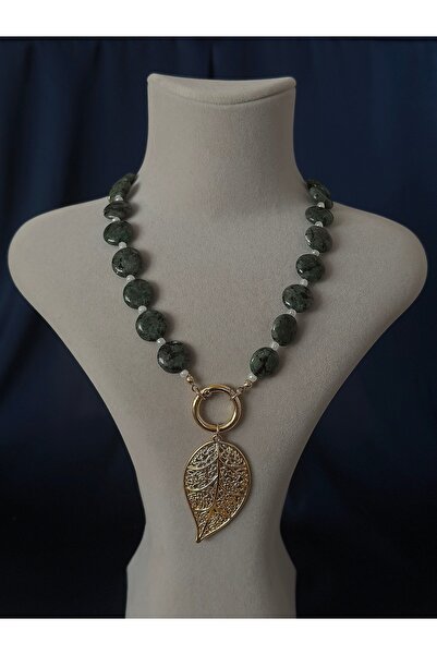 Butik Natural Stone and Leaf Charm Necklace