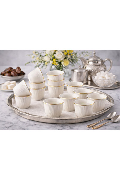 Dania ✨ Luxurious coffee cups with a touch of gold – elegance to suit your refined taste ☕🤍