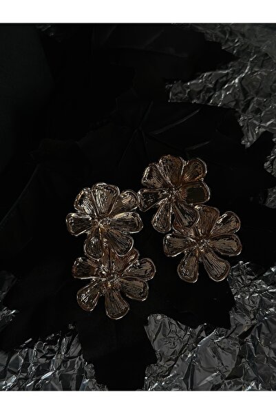 Butik أقراط على شكل زهرة