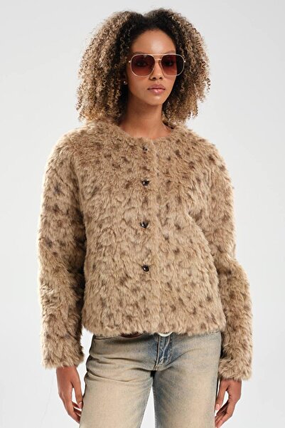 tw3 Women's Leopard Patterned Front Button Closure Design Faux Fur Coat