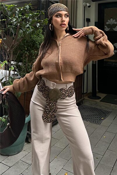 WeShaya Caramel Zippered Finger Pass-Through Hooded Knitwear Sweater / Cardigan