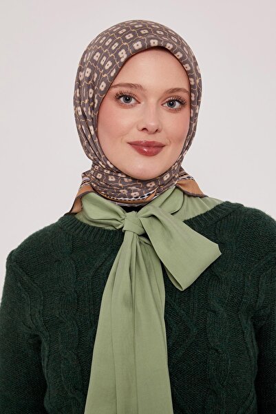 LuvenSara وشاح أوسكار |   الذهب العنبر